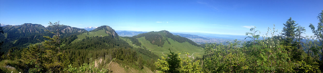 Berglandschaft im Sonnenschein